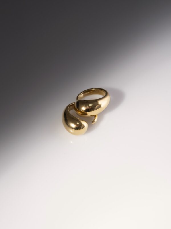 BELSH 18K gold pleated bold asymmetric ring - Image 2