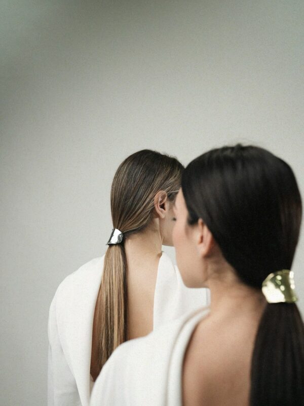JON Hammered 14k gold pleated hair cuff - Image 3
