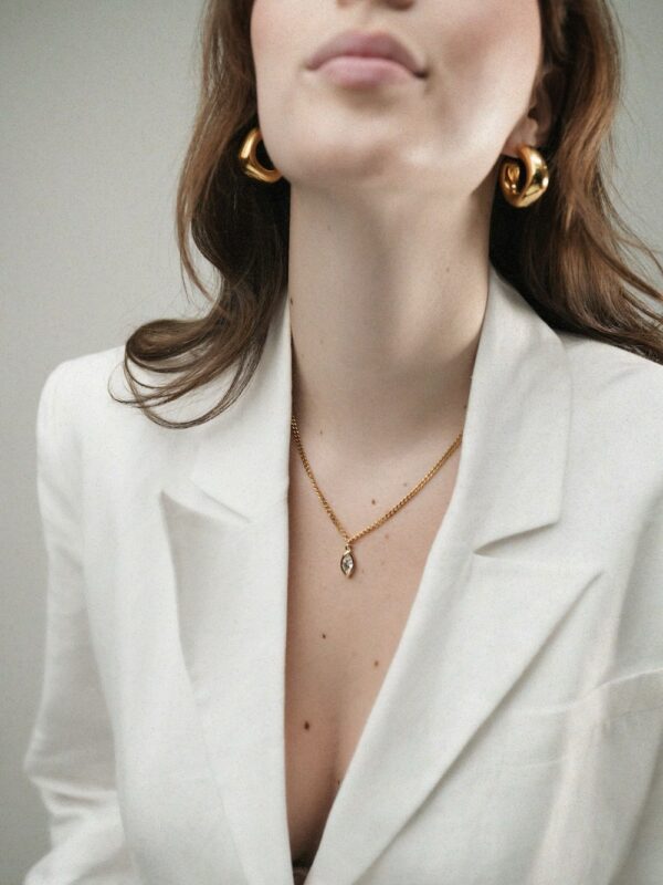 KOMAN 18K gold pleated hoops - Image 3