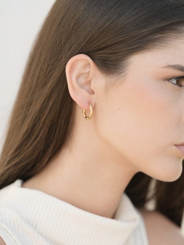 Vunoi large - 18 k gold plated hammered earrings - Image 3