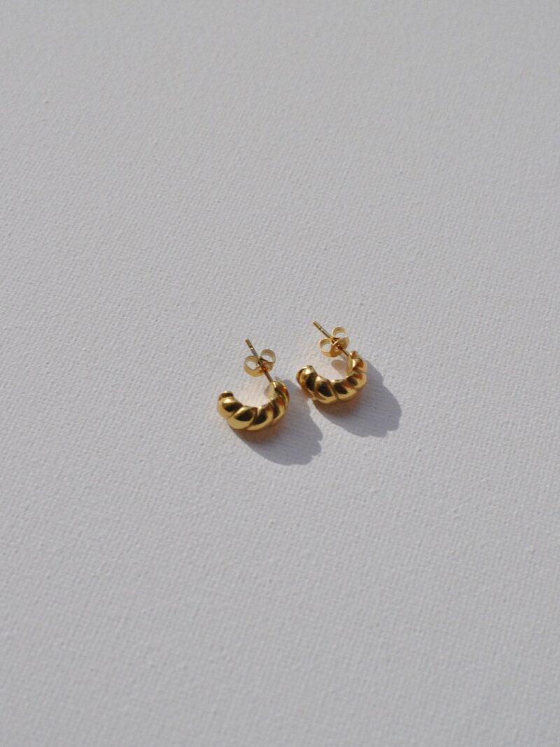 Vilun - 18 k gold plated small earrings
