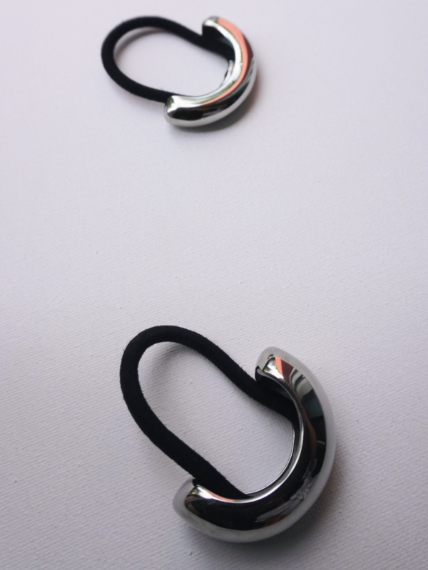 BUTRINT - Big Silver Pleated Hair Tie - Image 3