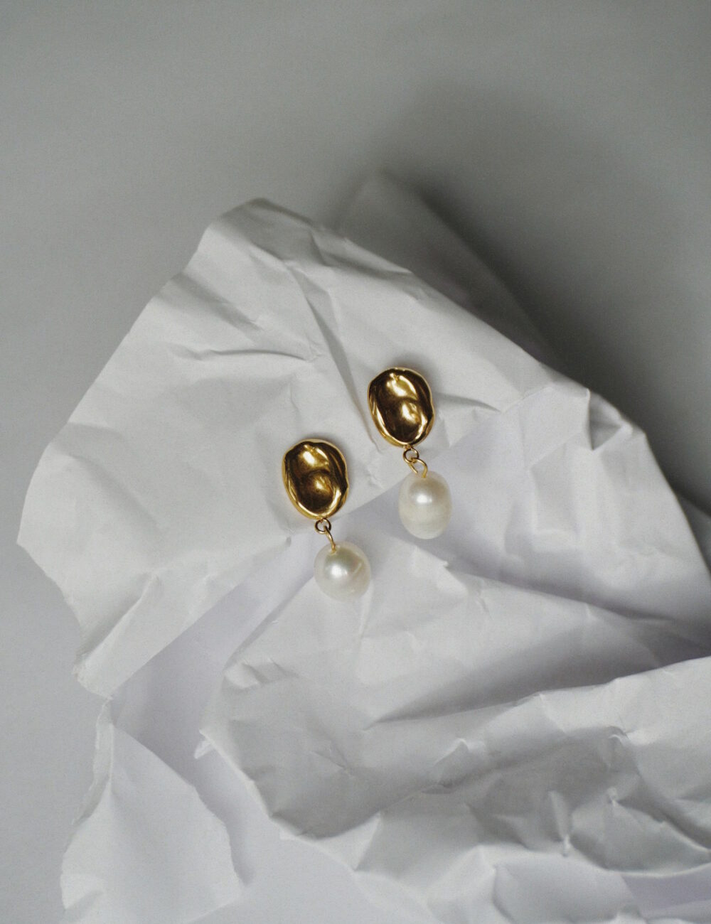 DUMREA 18k Gold Pleated Pearl Earrings  - Image 2